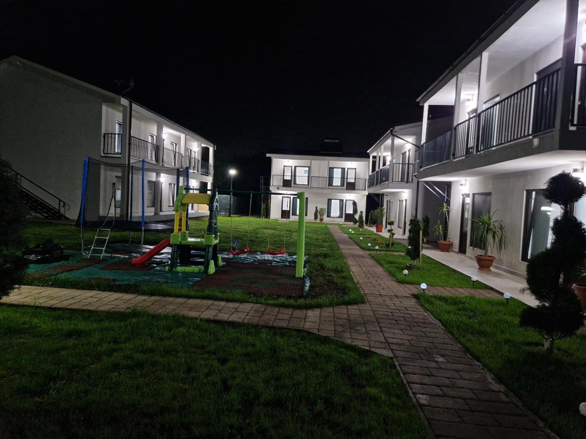 Complex Turistic N&S Hotel 2 Mai Exterior photo