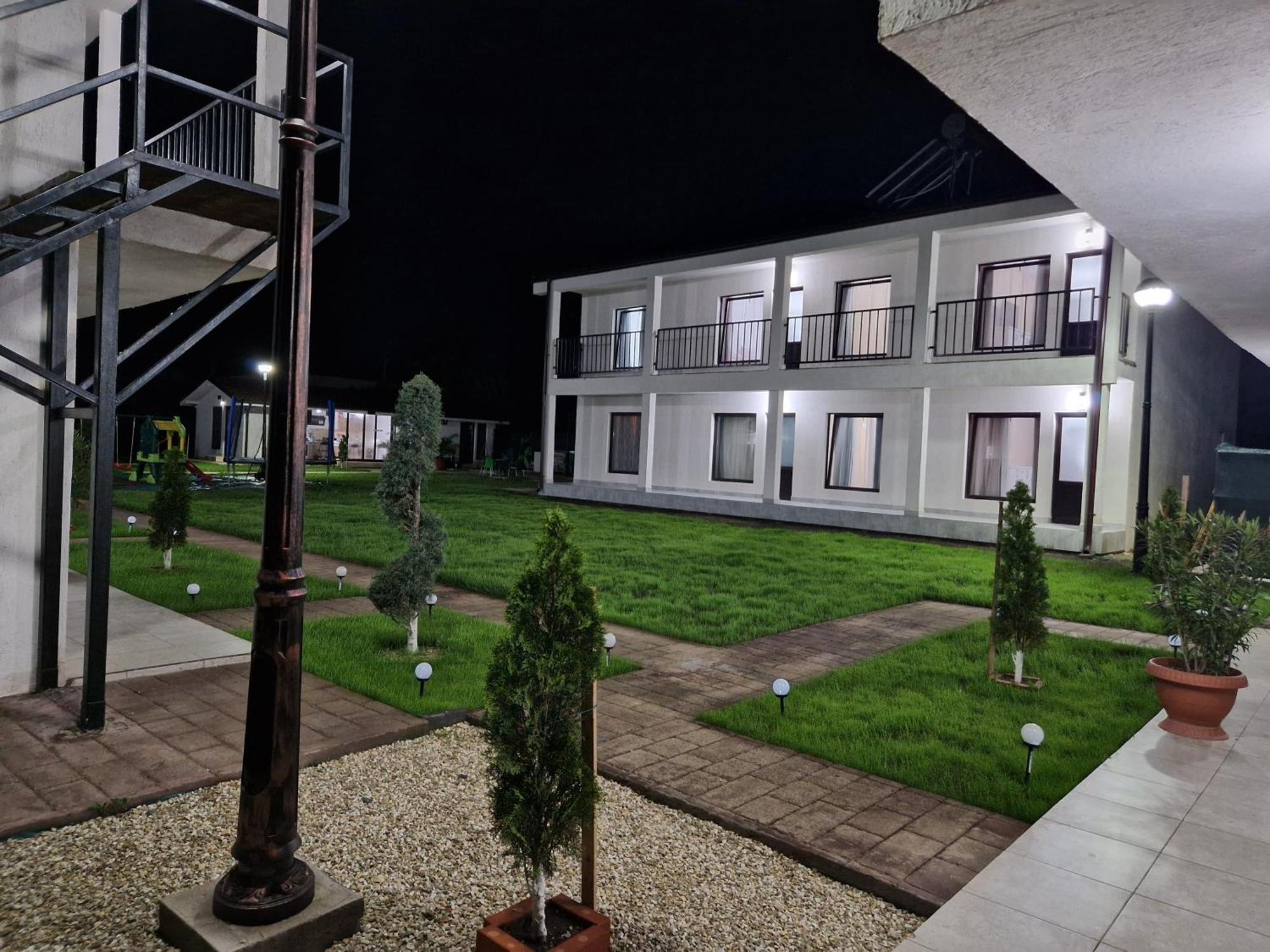 Complex Turistic N&S Hotel 2 Mai Exterior photo